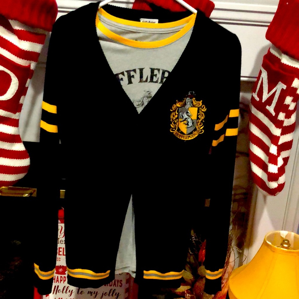 Hogwarts hufflepuff cardigan and T-shirt